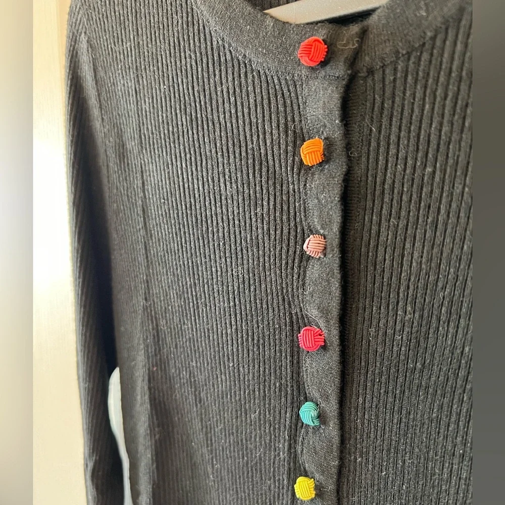 Black wool cardigan withh rainbow knot buttons - Picture 2 of 4